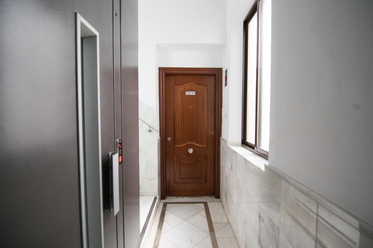 Tuguest Alhondiga Apartment Granada Kültér fotó